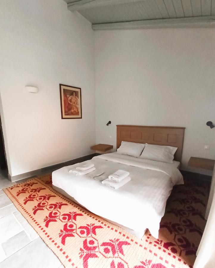 Guesthouse Vasiliki ステニ・ディルフィオス エクステリア 写真